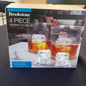 Brookstone 4-Piece Whiskey Glass Set with Bulldog Ice Molds - Clear